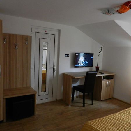 Pensiunea Sergiu & Geanina Arad Habitación foto
